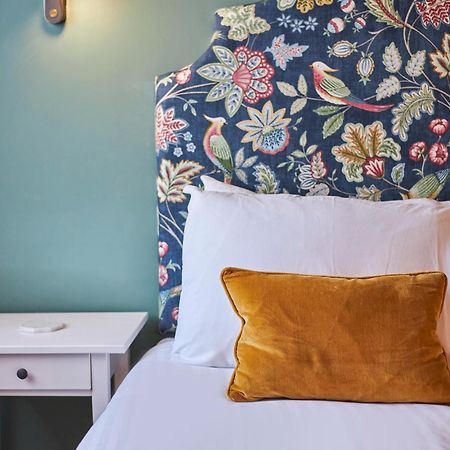 Arlington House Hotel - Self Check-In Suites วูเลอร์ ภายนอก รูปภาพ