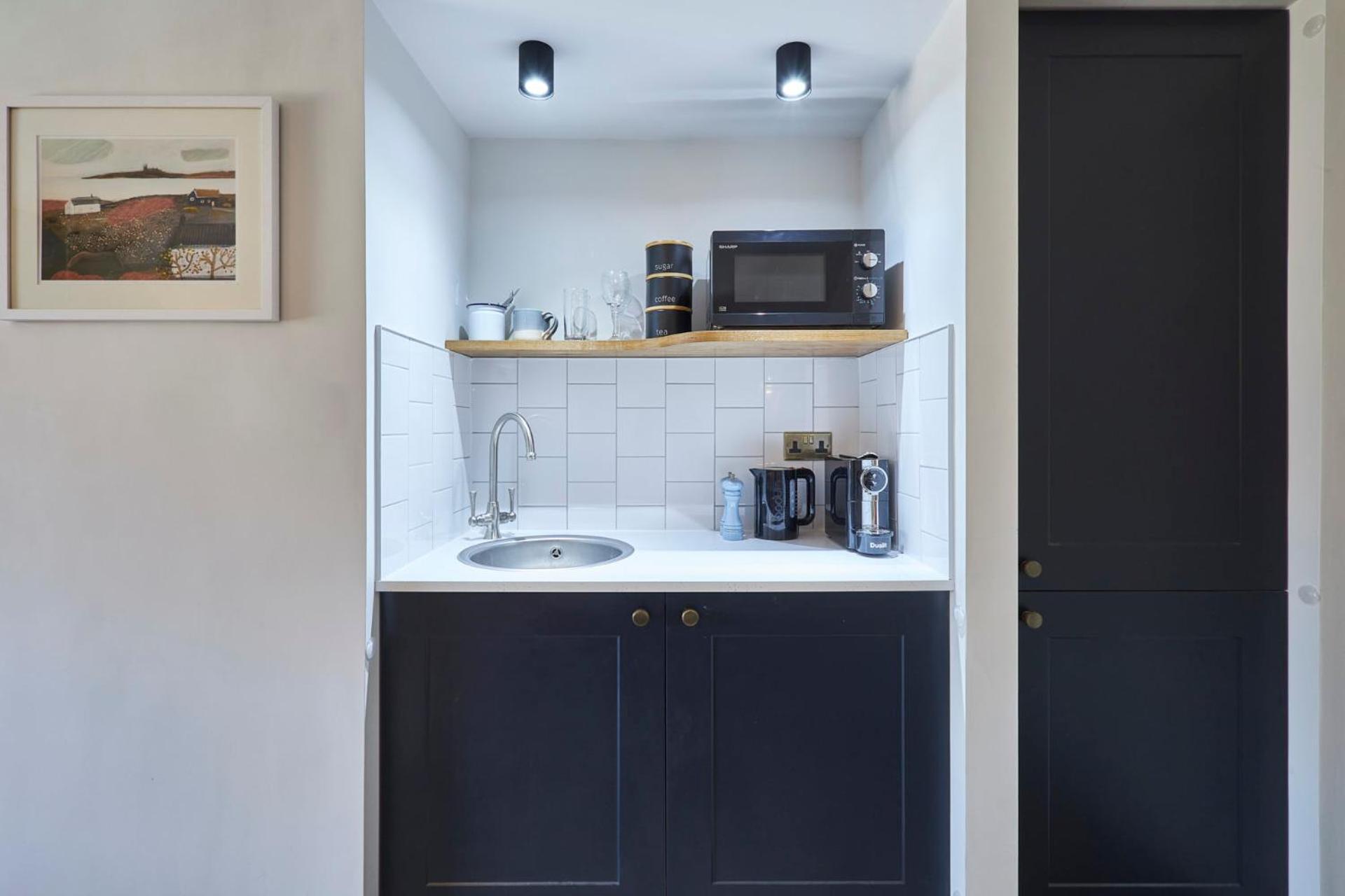 Arlington House Hotel - Self Check-In Suites วูเลอร์ ภายนอก รูปภาพ