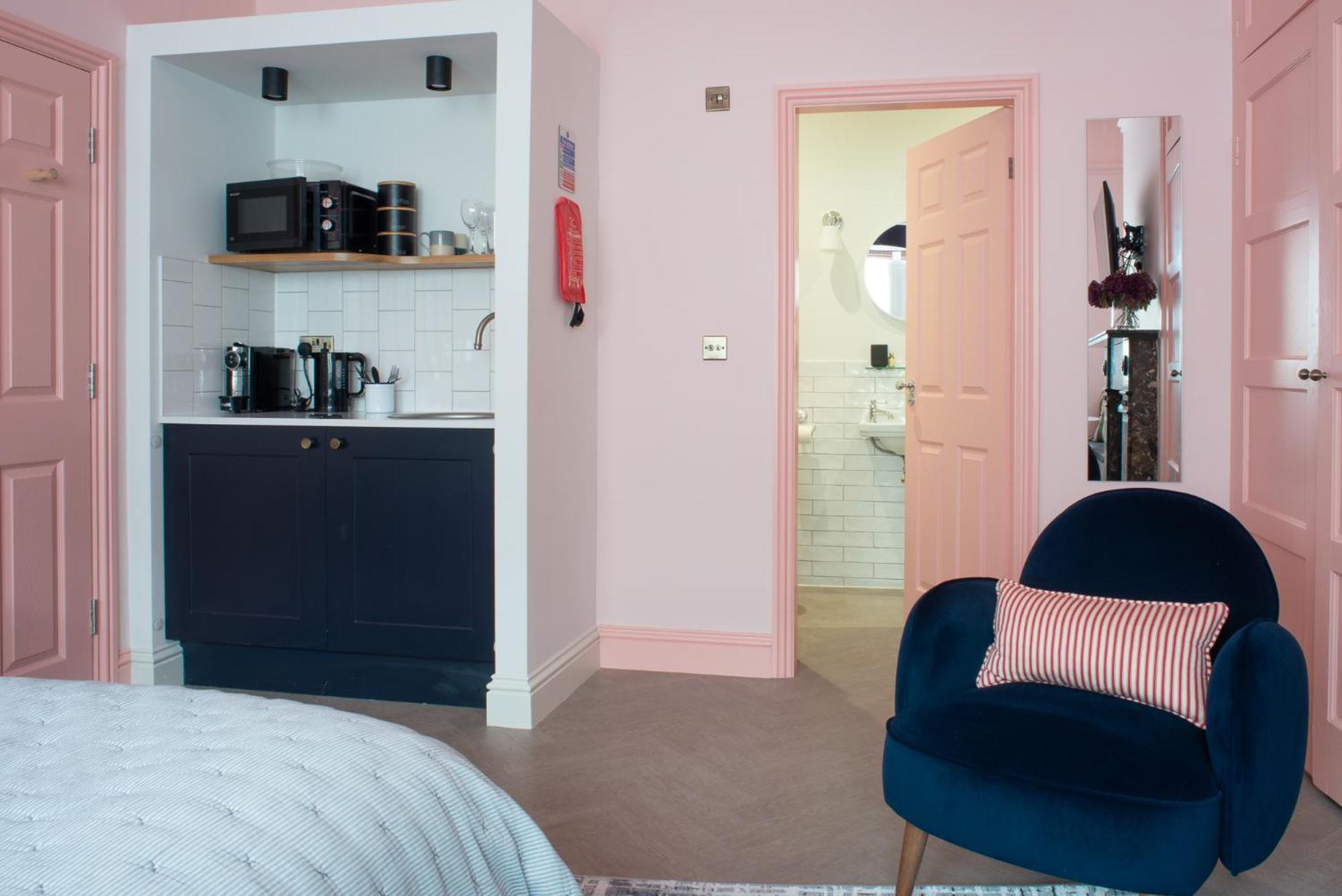 Arlington House Hotel - Self Check-In Suites วูเลอร์ ภายนอก รูปภาพ