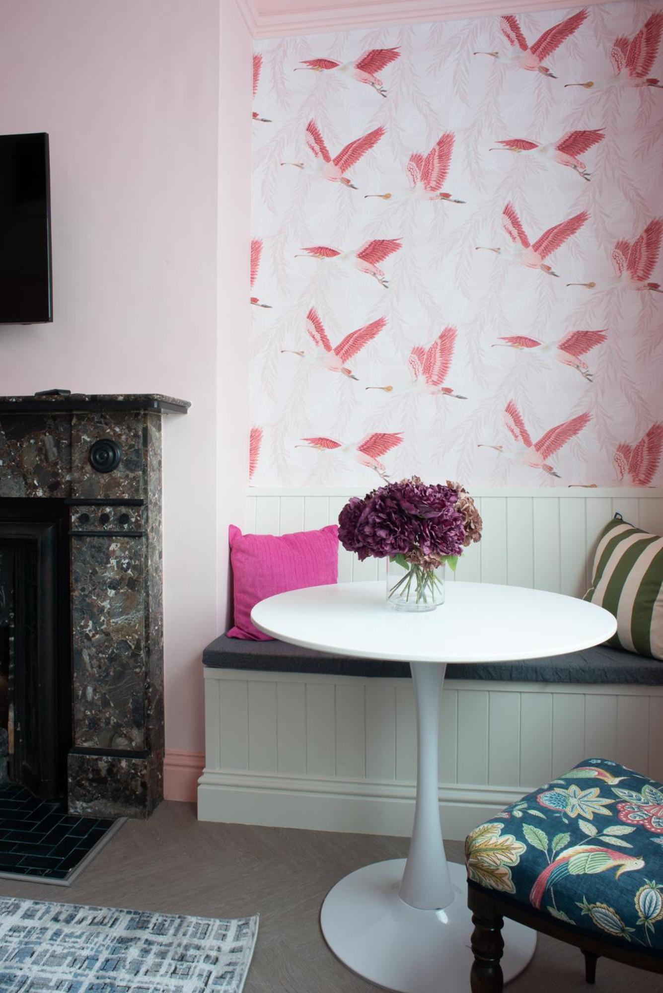 Arlington House Hotel - Self Check-In Suites วูเลอร์ ภายนอก รูปภาพ