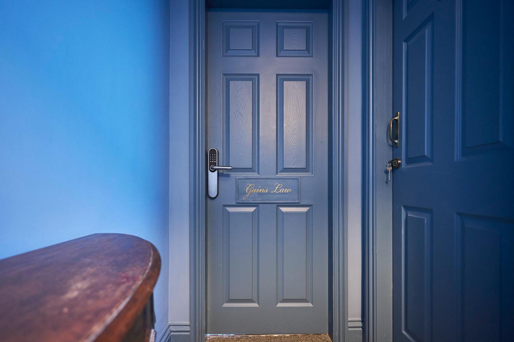 Arlington House Hotel - Self Check-In Suites วูเลอร์ ห้อง รูปภาพ