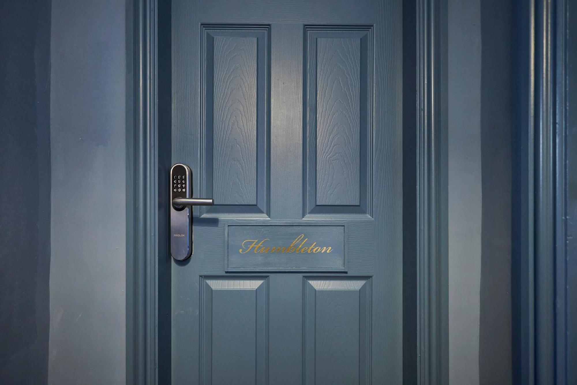 Arlington House Hotel - Self Check-In Suites วูเลอร์ ห้อง รูปภาพ