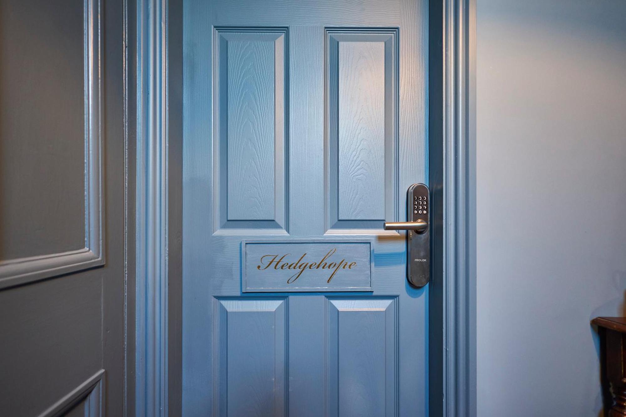 Arlington House Hotel - Self Check-In Suites วูเลอร์ ห้อง รูปภาพ