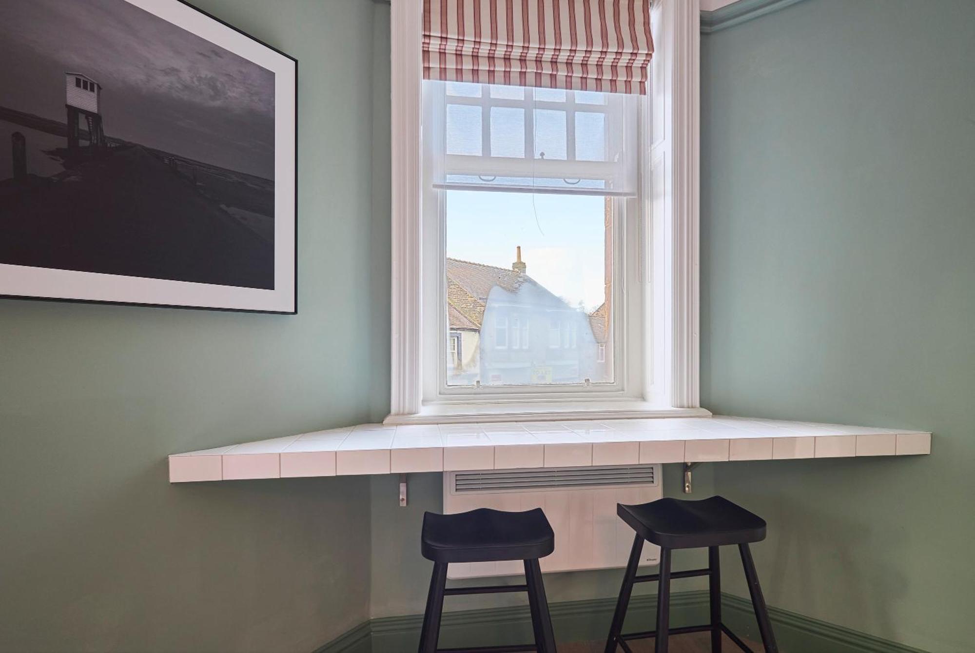 Arlington House Hotel - Self Check-In Suites วูเลอร์ ภายนอก รูปภาพ